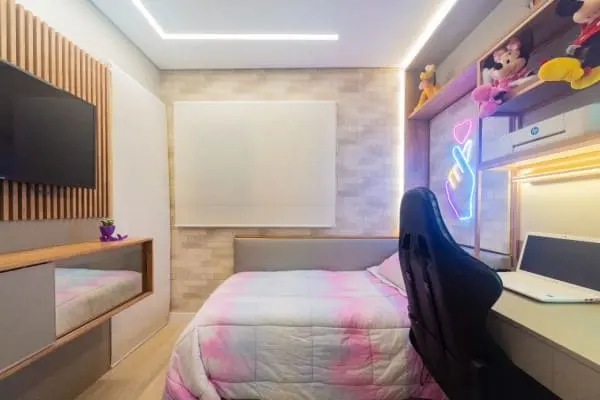 Quarto com Leds coloridos eletro yama